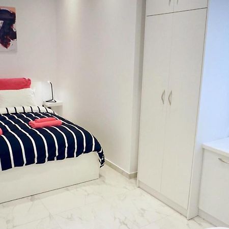 Cozy Apartment In The Center Of Aten Exteriör bild
